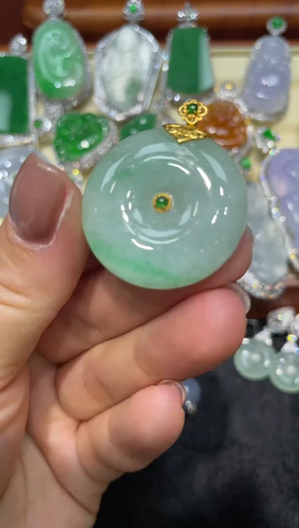 【闪购商品】翡翠颈饰18K金镶嵌翡翠106