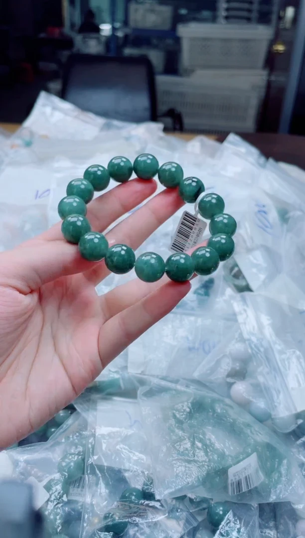 定制翡翠未镶嵌珠串