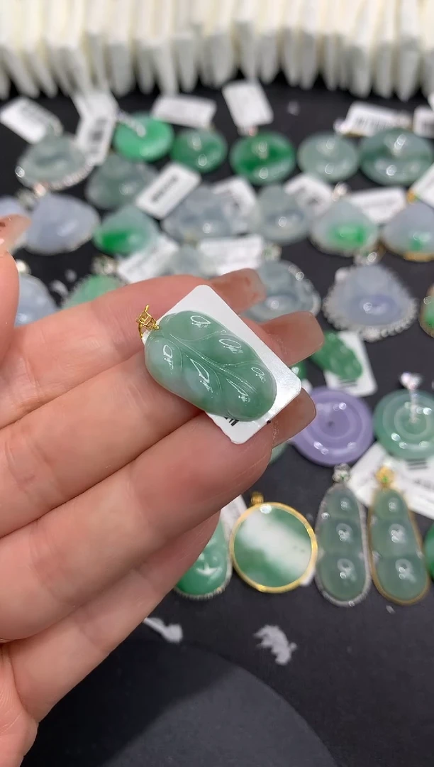 吊坠(不含链)18K金镶嵌翡翠111111111111