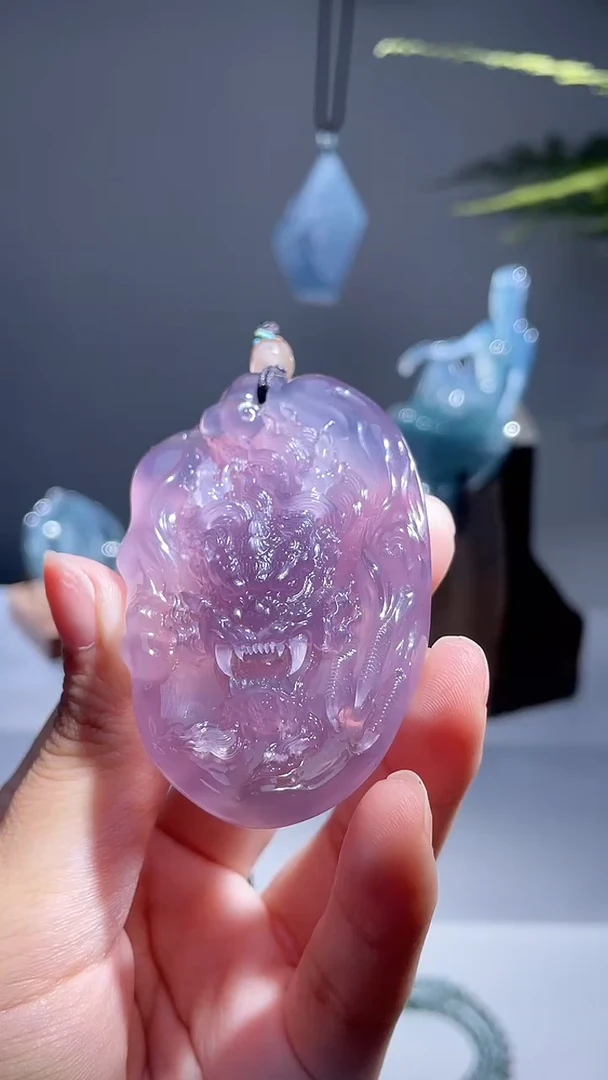 未镶嵌颈饰玛瑙/玉髓龙牌