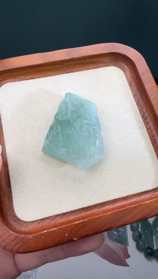 定制翡翠未镶嵌小*哥冰晴料