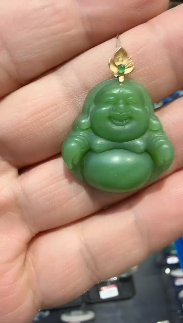 颈饰18K金镶嵌和田玉俄料