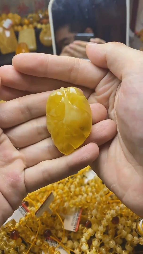 未镶嵌琥珀裸石蜜蜡