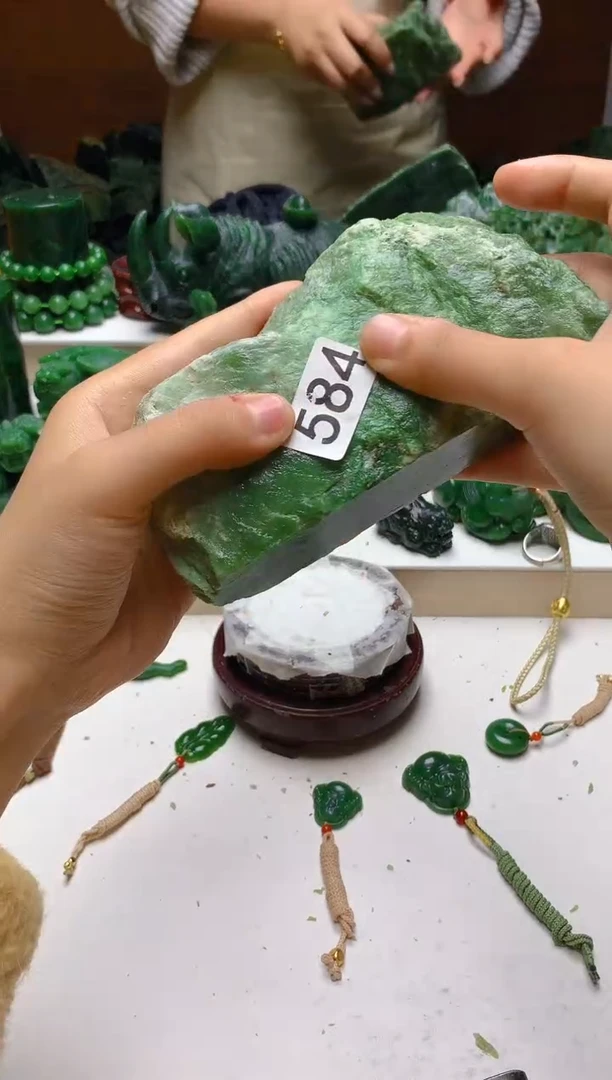 未镶嵌和田玉（碧玉）珠宝半成品1