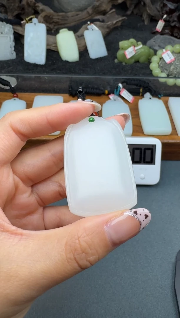 颈饰未镶嵌和田玉3