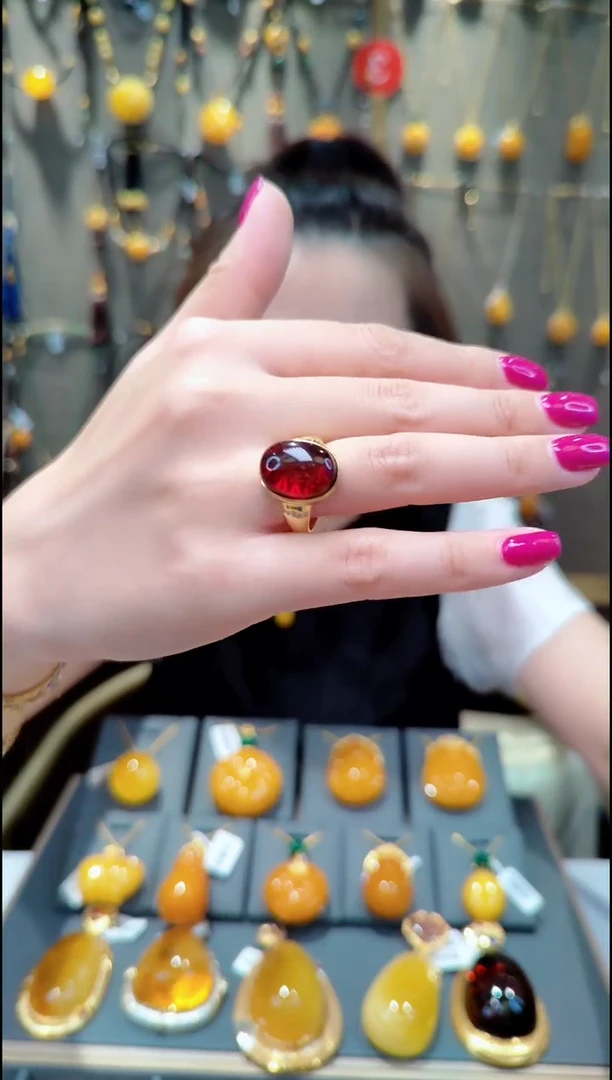 【闪购商品】血珀戒指银S925镀金镶嵌B144琥珀戒指