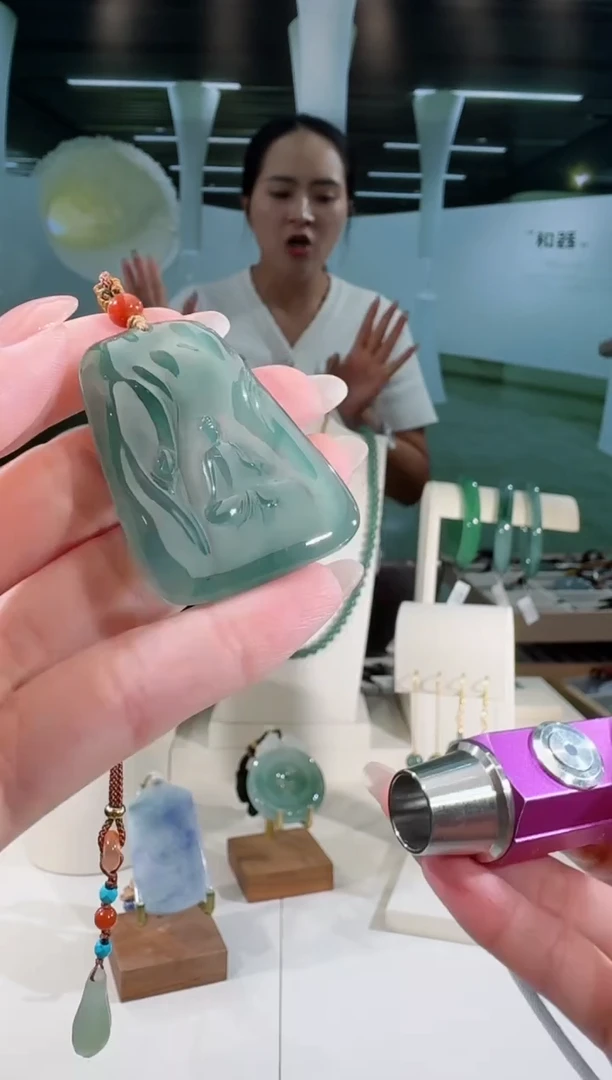 翡翠未镶嵌吊坠(不含链)纯天然A货翡翠悟道（多样性发其一）