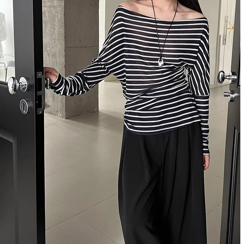 轻薄微透露肩上衣女新款高级感百搭条纹一字肩防晒罩衫长袖T恤夏