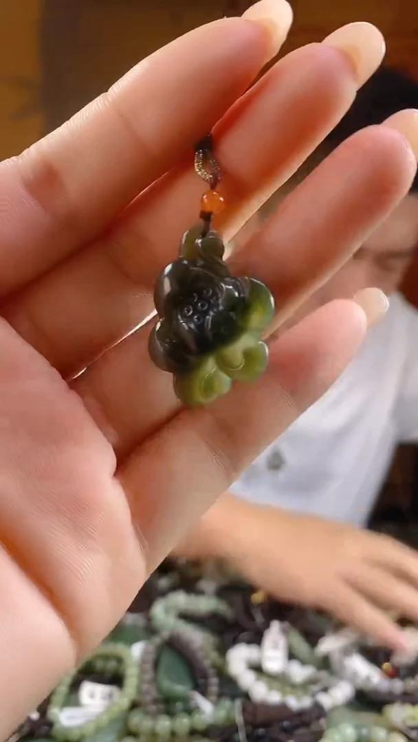 和田玉未镶嵌颈饰多样性发货，拍一发一