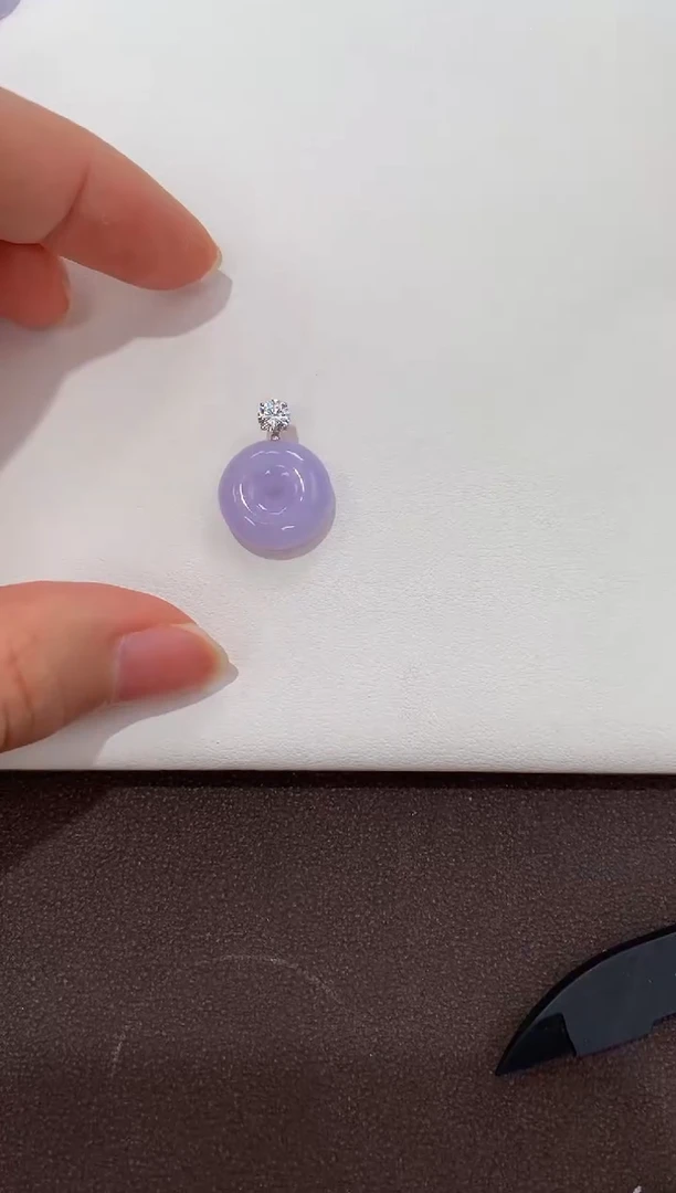 翡翠18K金镶嵌颈饰天然缅甸a货翡翠