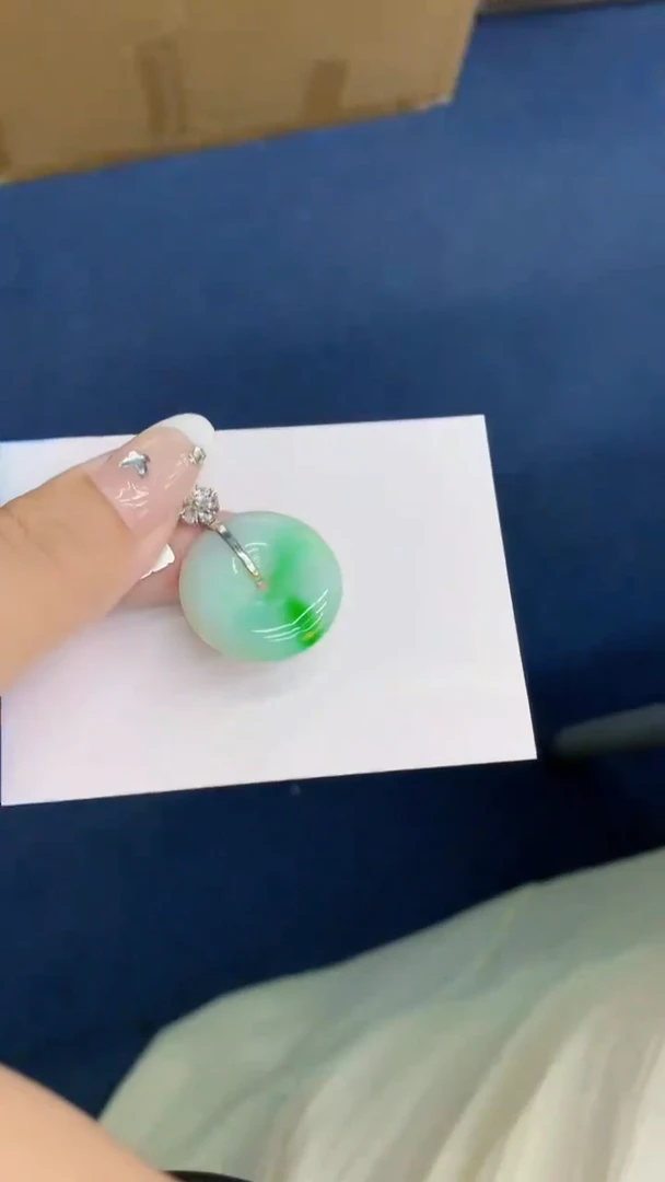 翡翠未镶嵌吊坠(不含链)1