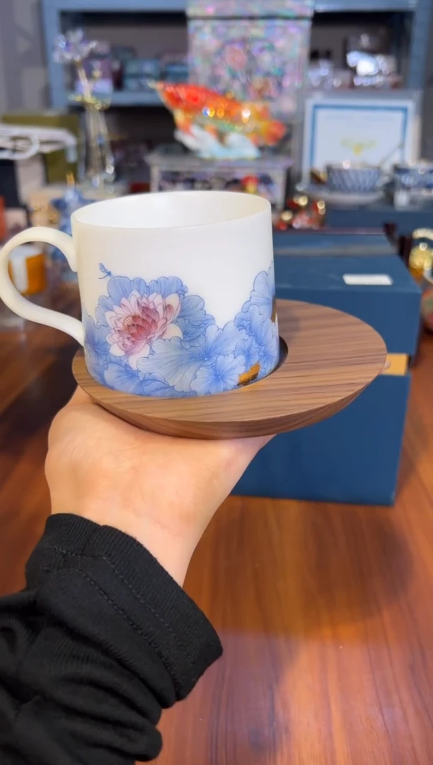 100宫礼冰凝玉国色留香有幸咖啡杯