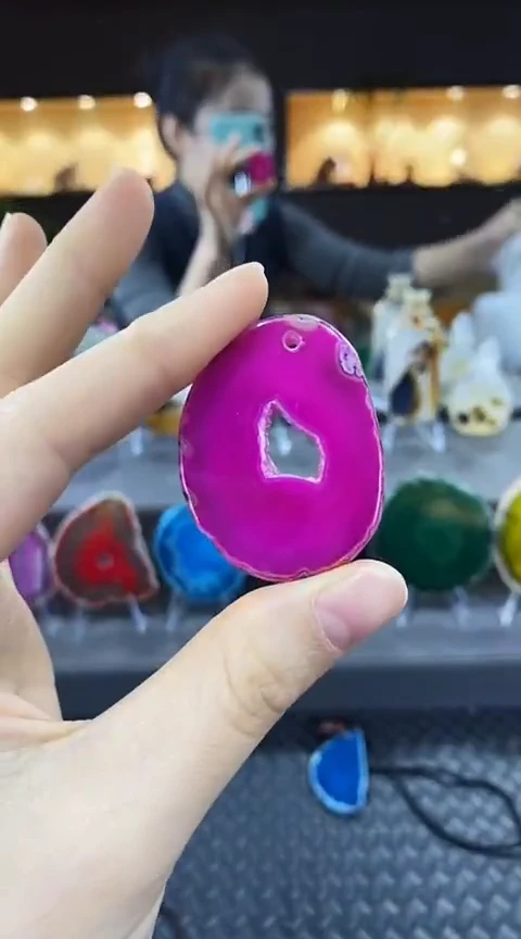 未镶嵌颈饰玛瑙/玉髓目**刀玛瑙