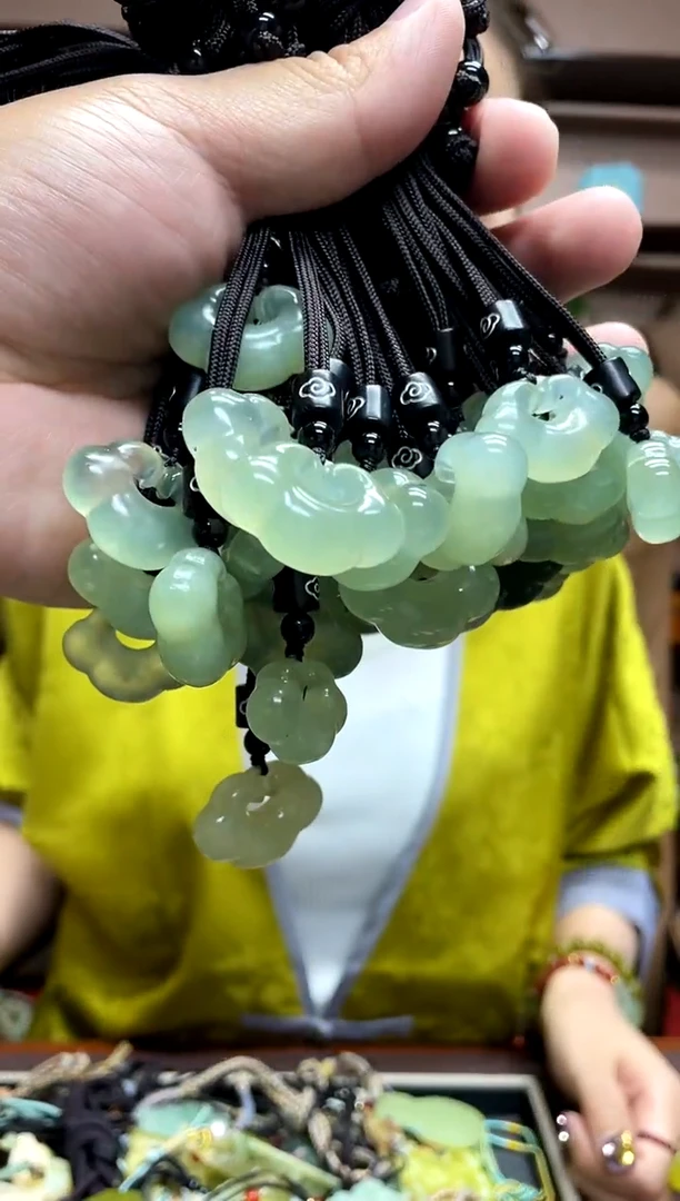 岫玉未镶嵌吊坠多样性发货其中发一
