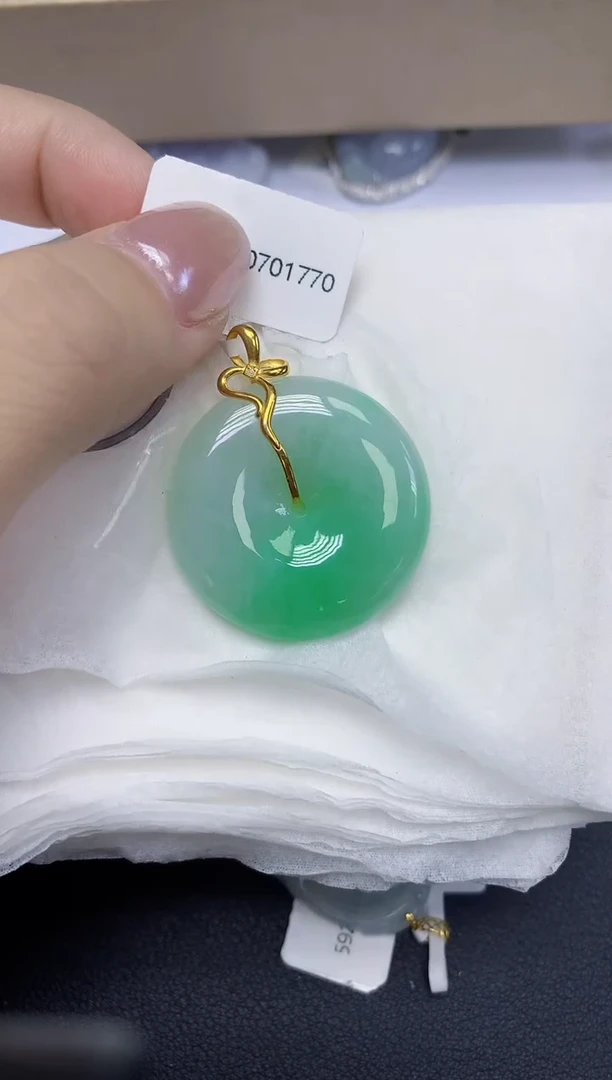 翡翠18K金镶嵌颈饰天然缅甸翡翠A货百元以上9元证书费自理