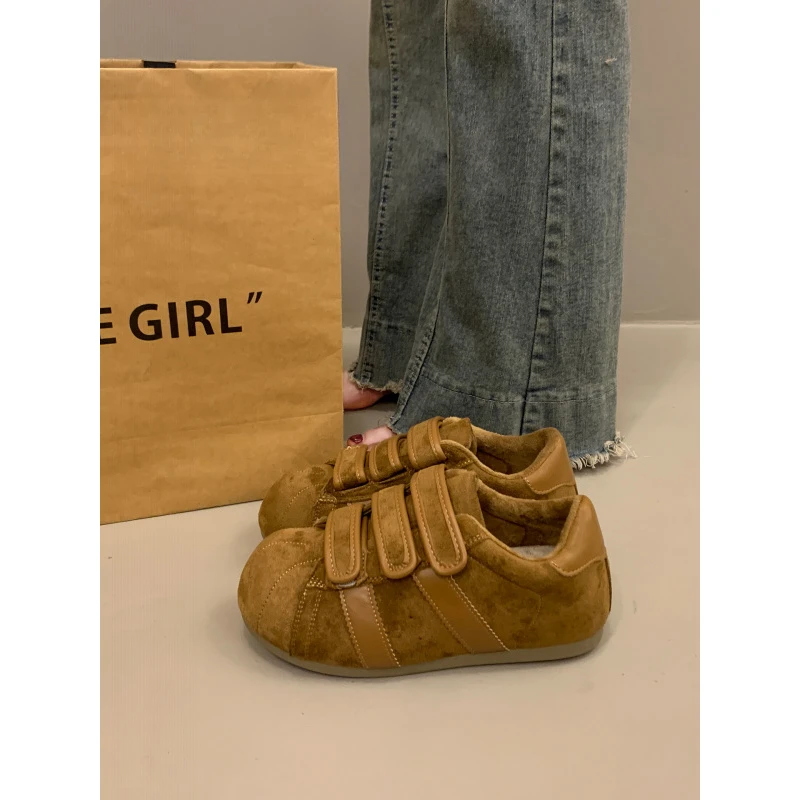 爆款新款小众厚底板鞋女秋季德训鞋2025超火内增高勃肯运动面包鞋