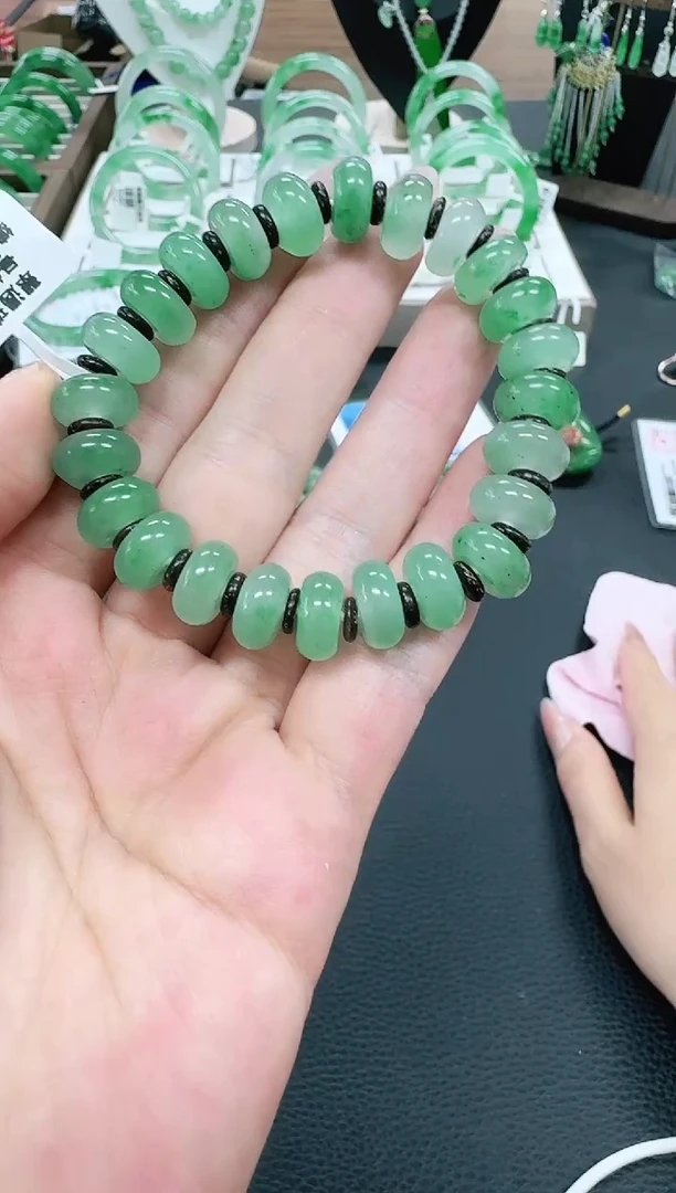 未镶嵌1石英质玉（非洲翠）/2483