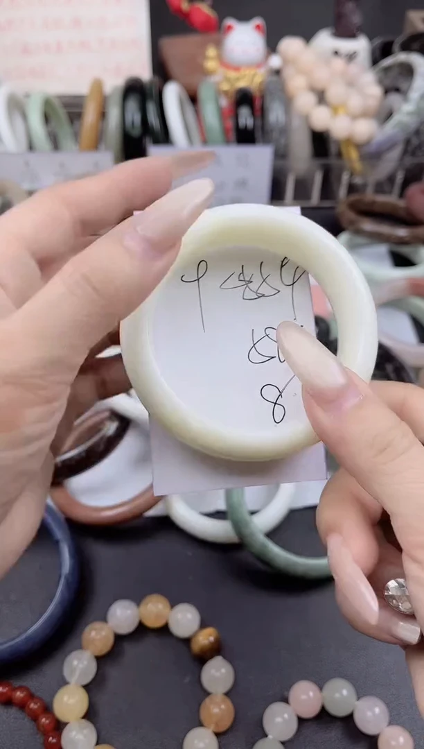 未镶嵌手镯石英质玉554