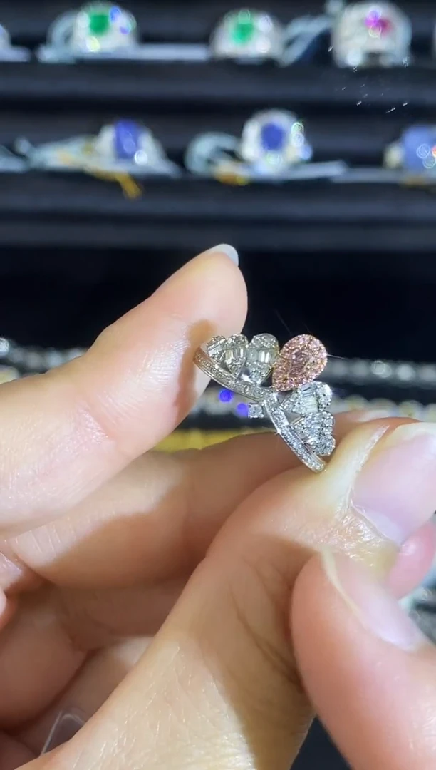 18K金镶嵌戒指钻石661