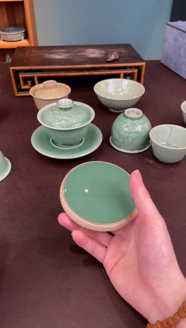 周连福梅子青杯垫