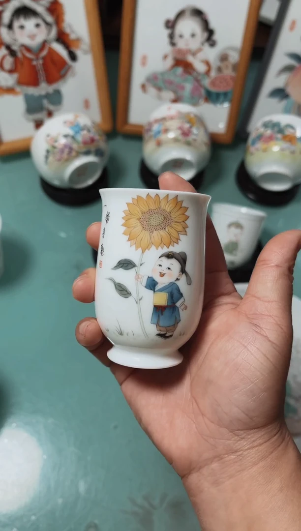 掌**猪景德镇手绘童趣杯