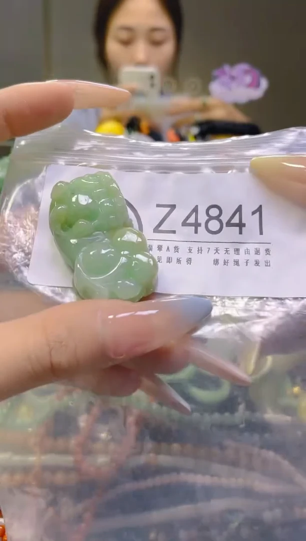 翡翠未镶嵌颈饰/Z/翡翠A货，一件也是批发价