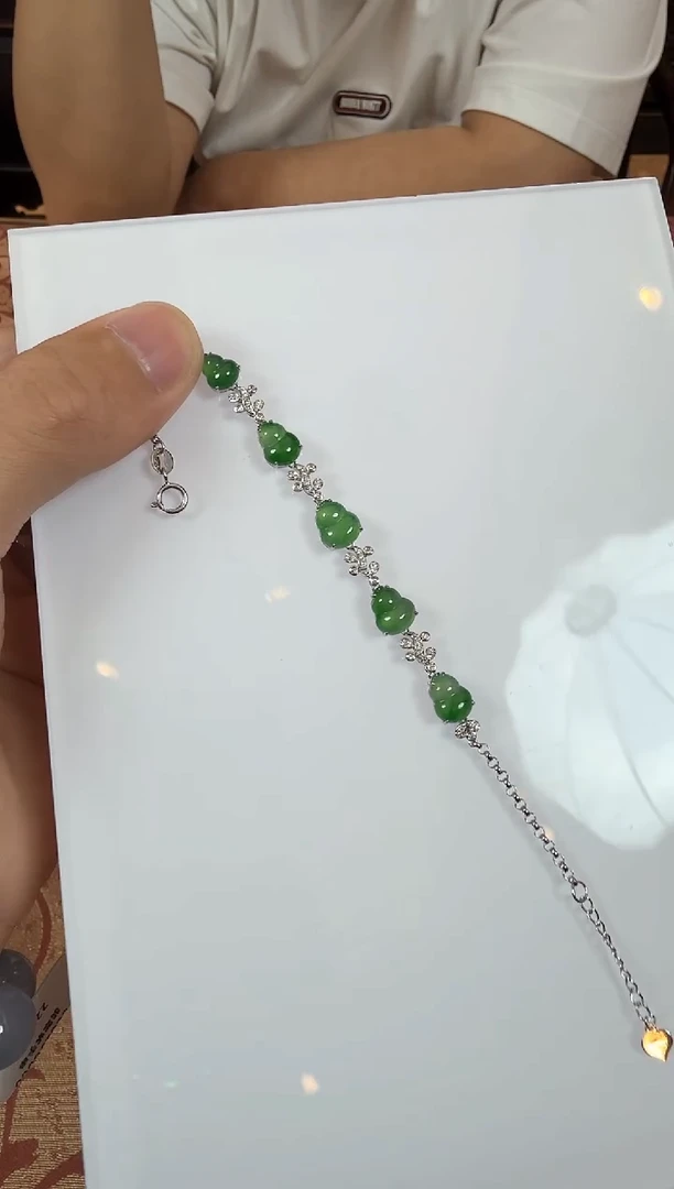 18K金镶嵌手链翡翠头***蜂T100872