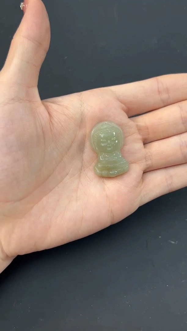 【闪购商品】和田玉吊坠(赠链)未镶嵌且末微色差近矿吊坠