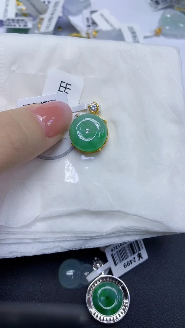 颈饰未镶嵌翡翠天然缅甸翡翠A货多样性发一件
