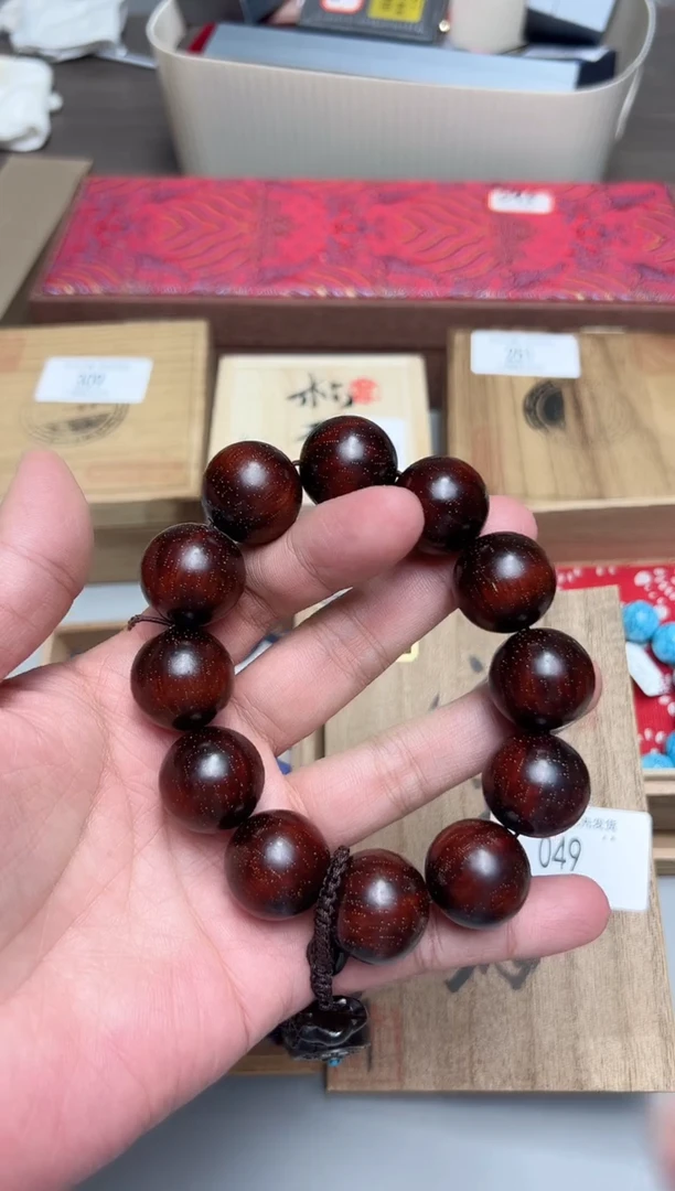 049聚珍阁文玩手串手持手把件
