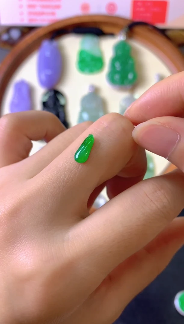 定制翡翠未镶嵌1裸玉（客户意向镶嵌）