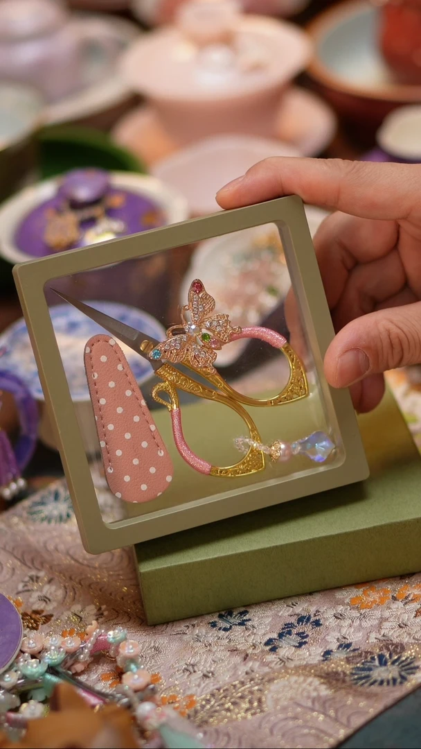 【闪购商品】摆件粉色编织蝴蝶剪刀