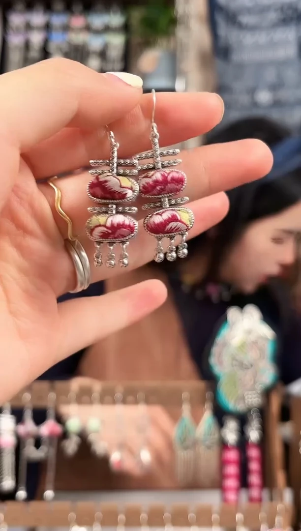 织绣民族风非遗老绣饰品207