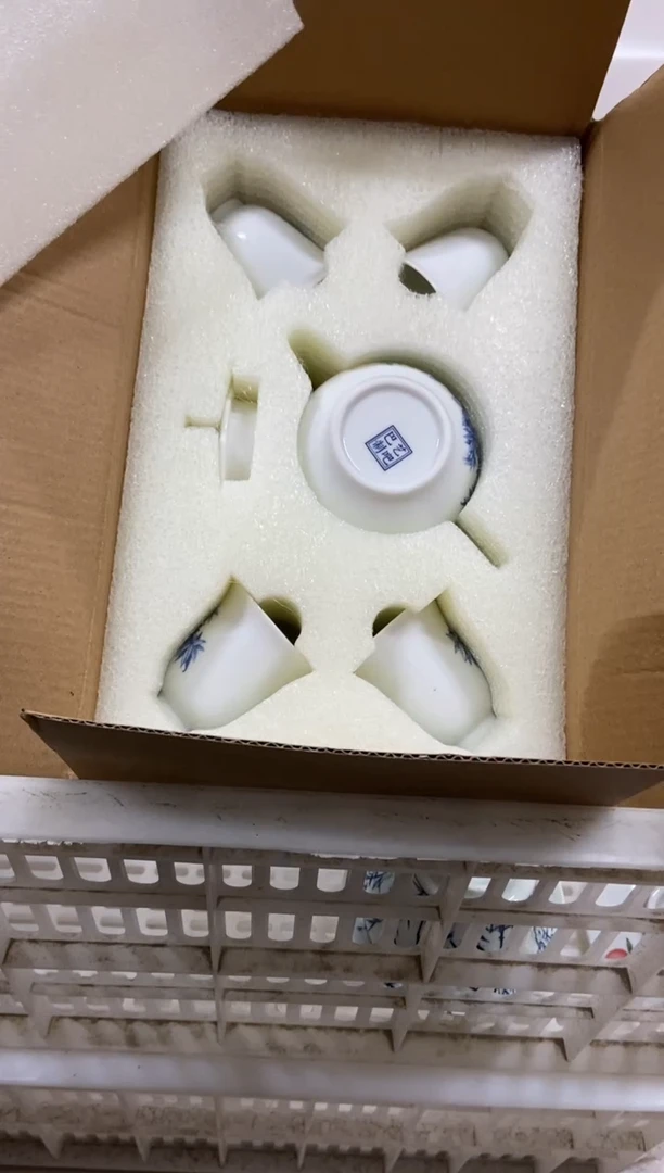 杯无运费险有瑕疵的摄影的产品有使用过的痕迹有点脏介意勿拍