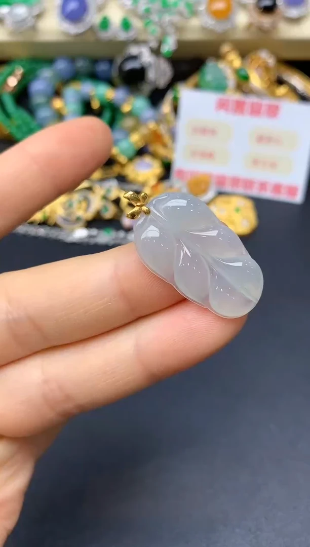 颈饰18K金镶嵌翡翠34-翡翠雪姐天天见