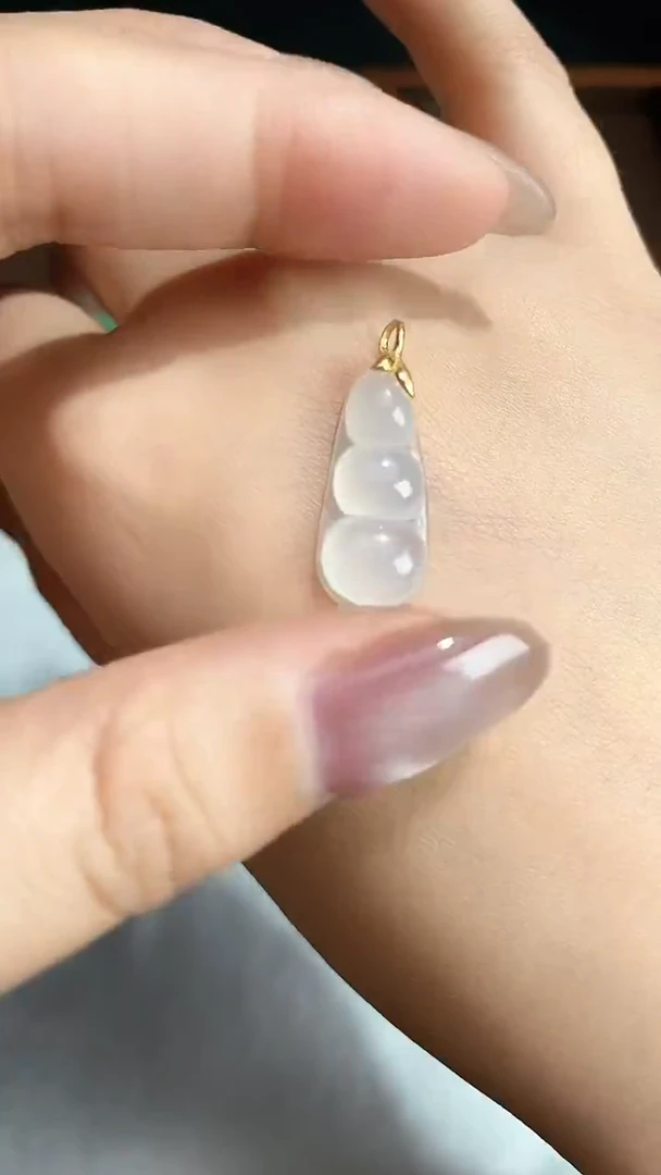 颈饰18K金镶嵌翡翠2025121401