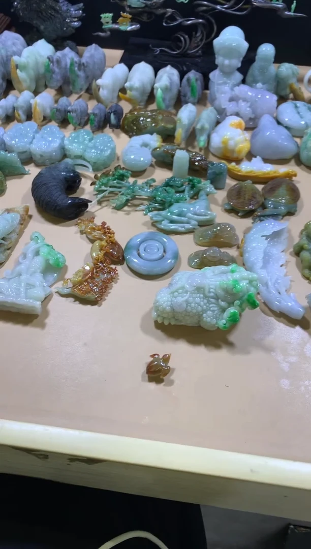 未镶嵌挂件翡翠猫*翡翠摆件