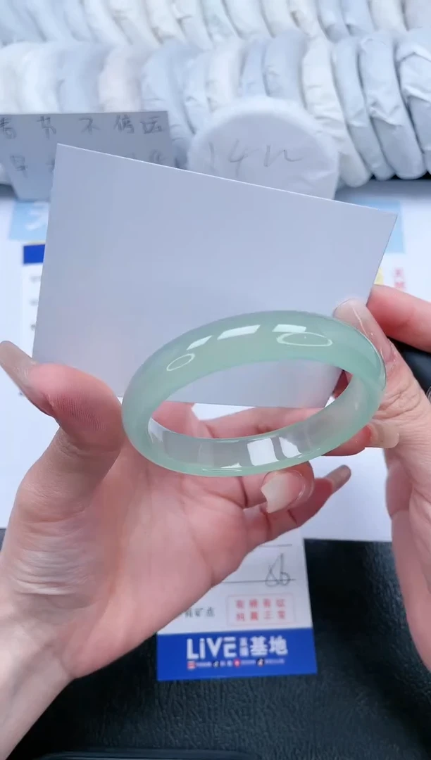 【闪购商品】石英质玉手镯未镶嵌T301-56