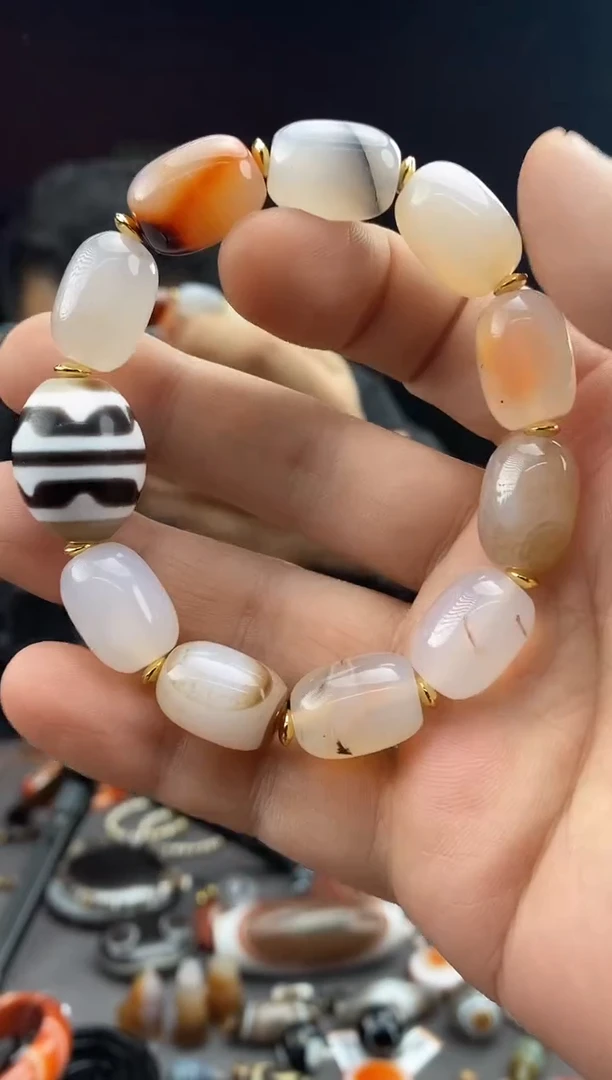 玛瑙/玉髓颈饰未镶嵌-1123 -11  颜色状态多样性发