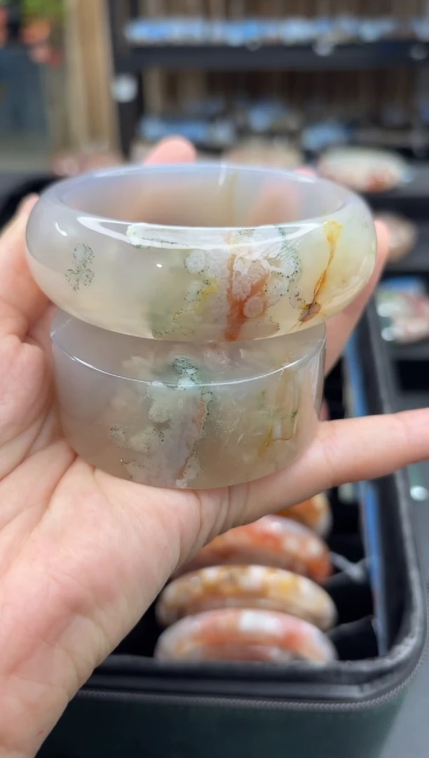 未镶嵌手镯石英质玉280(63圈赠送镯心)