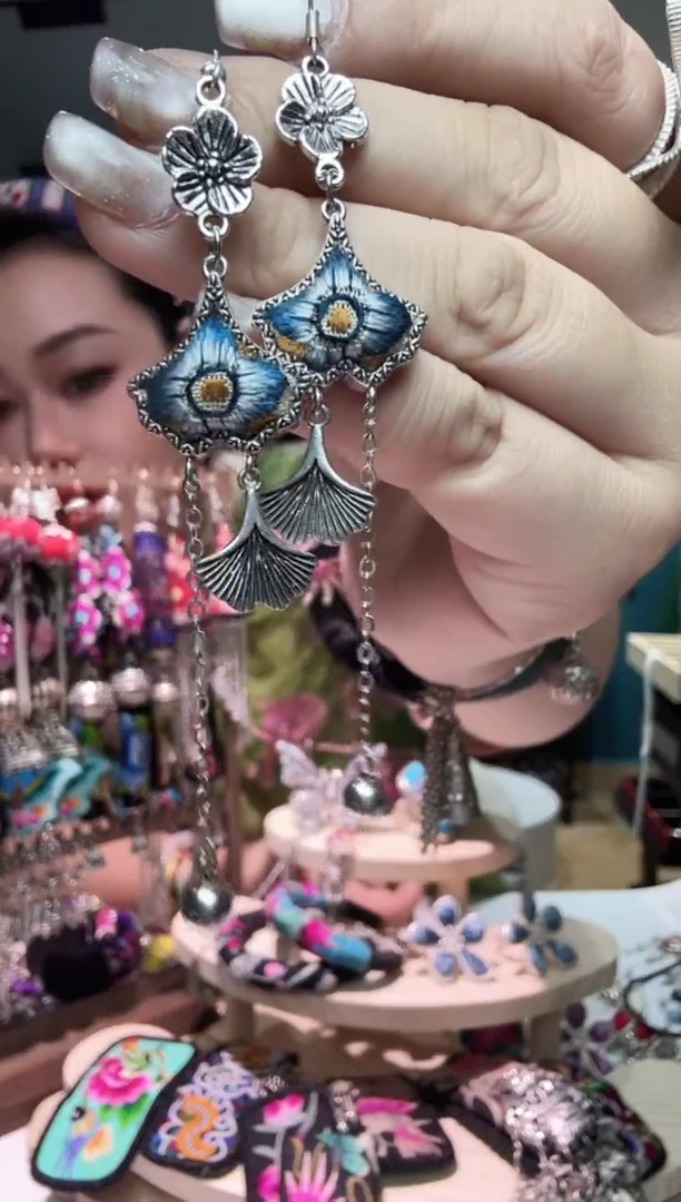 刺绣纯手工苗绣非遗耳环