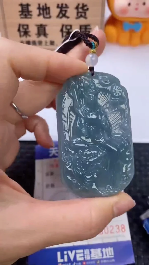 翡翠未镶嵌颈饰