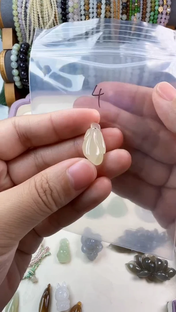 颈饰未镶嵌和田玉玉兰花