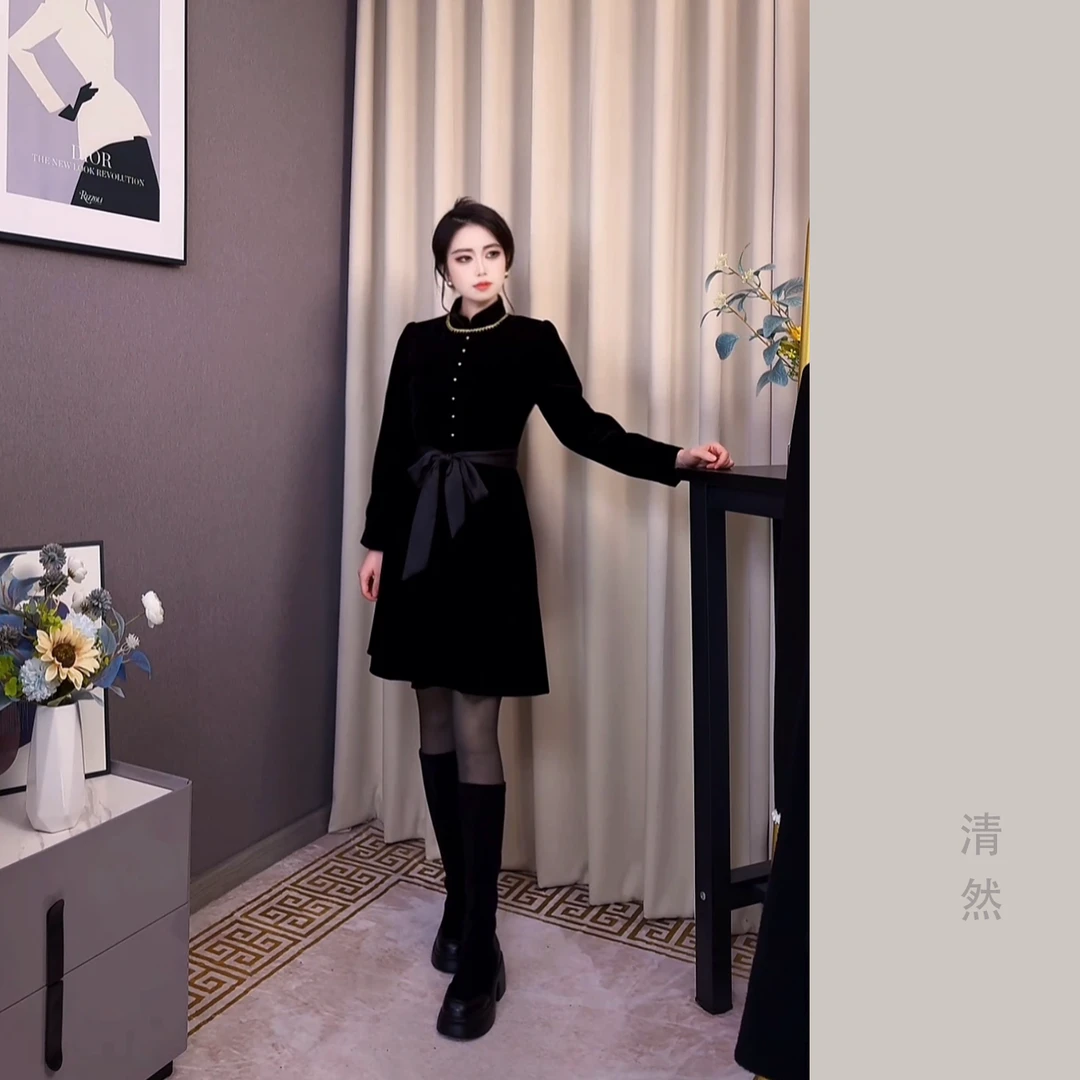 2025秋冬加厚气质长袖小黑裙黑色长裙赫本风连衣裙收腰显瘦法式春
