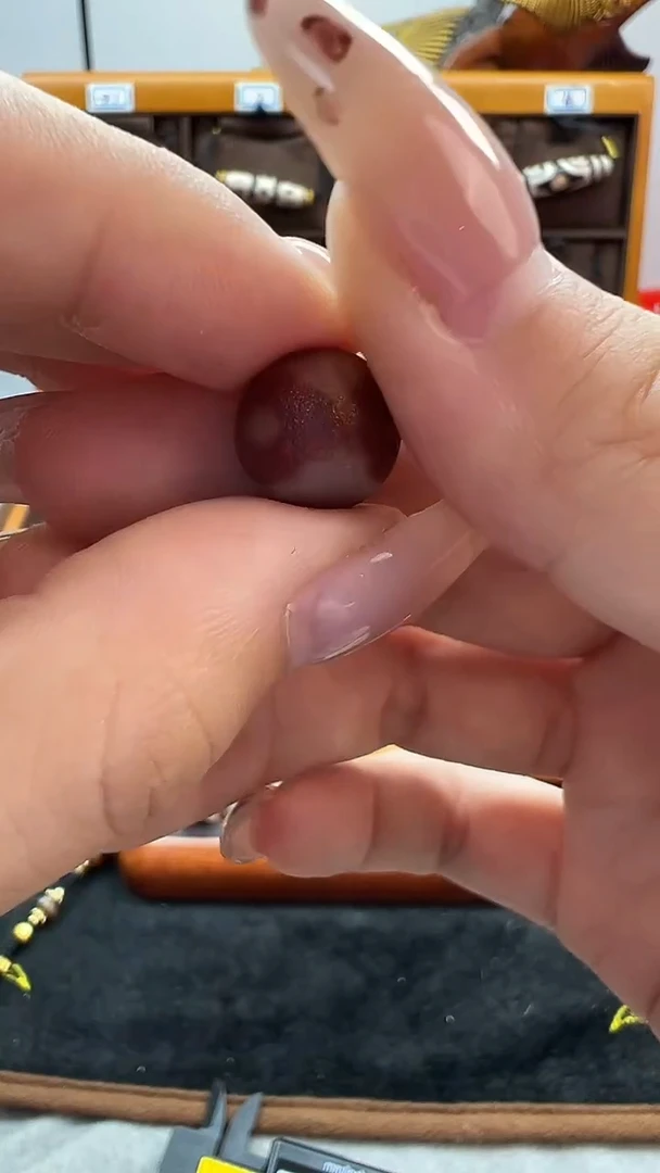 玛瑙/玉髓（覆膜）颈饰未镶嵌183.（微瑕）