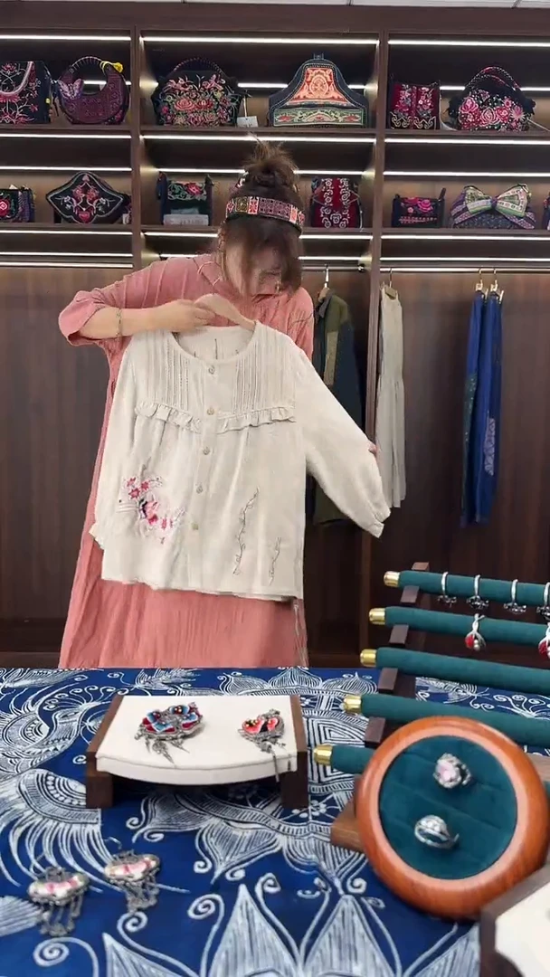 织绣L38黔东南苗族刺绣