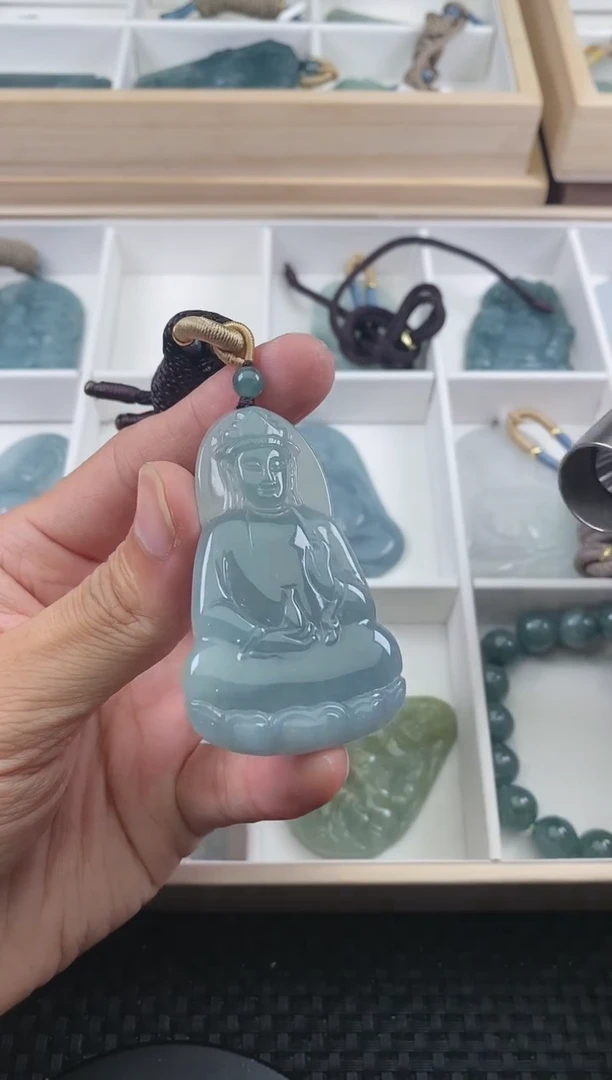 翡翠未镶嵌颈饰