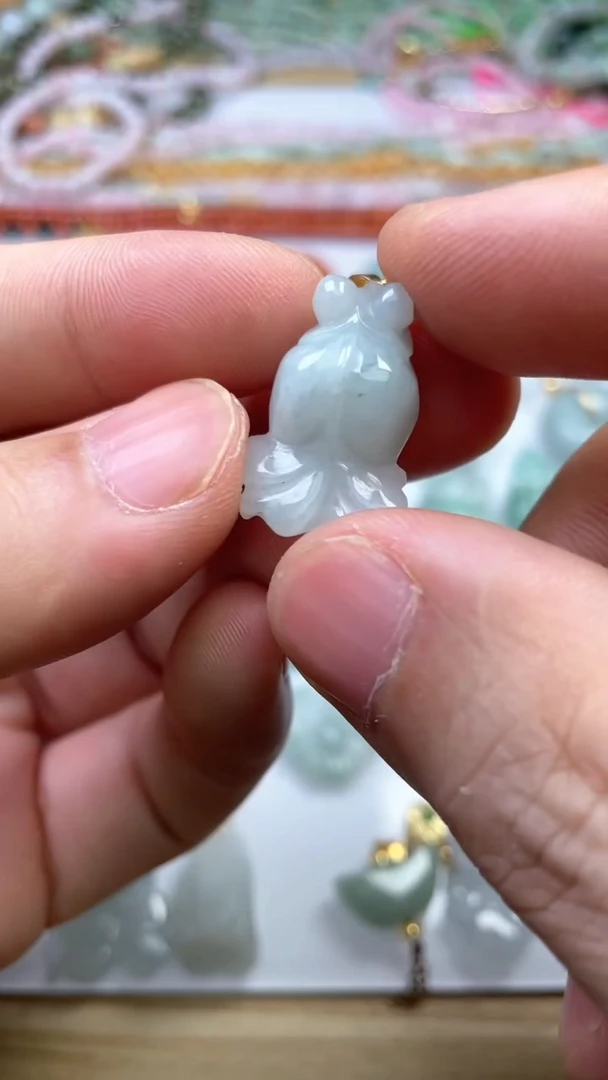 未镶嵌挂件翡翠1