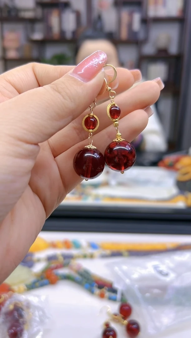 【闪购商品】血珀耳饰14K金镶嵌耳坠E471