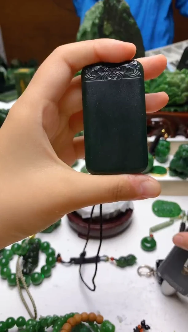未镶嵌和田玉（青玉）珠宝半成品0